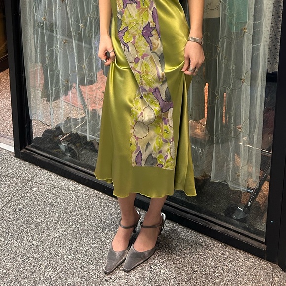 light green silk floral embellished midi dress silk chiffon beaded embroidery - Picture 3 of 6